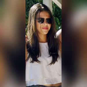 Meet your Posher, Ianca